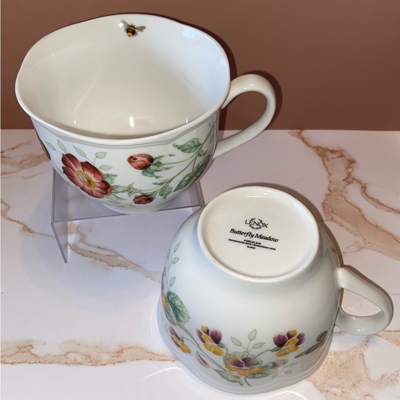 🐝 Lenox Butterfly Meadow Latte Set 🦋 - Picture 4 of 10